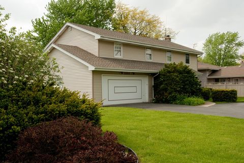 A home in MOUNT PROSPECT