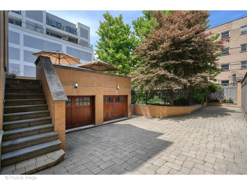 Tiny photo for 536 W Barry Avenue, Chicago, IL 60657 (MLS # 12463373)