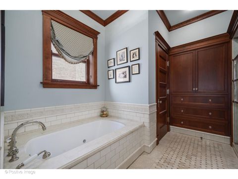 Tiny photo for 536 W Barry Avenue, Chicago, IL 60657 (MLS # 12463373)