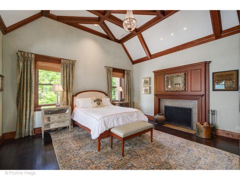 Tiny photo for 536 W Barry Avenue, Chicago, IL 60657 (MLS # 12463373)