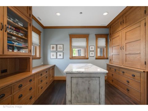 Tiny photo for 536 W Barry Avenue, Chicago, IL 60657 (MLS # 12463373)