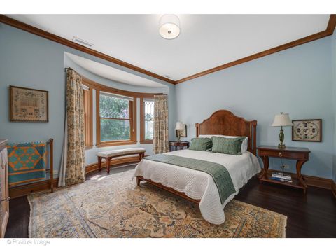 Tiny photo for 536 W Barry Avenue, Chicago, IL 60657 (MLS # 12463373)