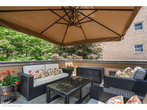 Tiny photo for 536 W Barry Avenue, Chicago, IL 60657 (MLS # 12463373)