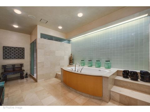 Tiny photo for 536 W Barry Avenue, Chicago, IL 60657 (MLS # 12463373)