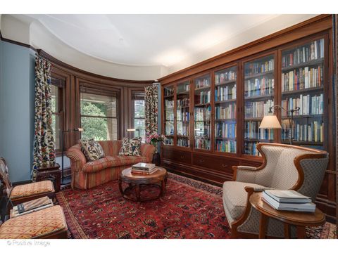 Tiny photo for 536 W Barry Avenue, Chicago, IL 60657 (MLS # 12463373)