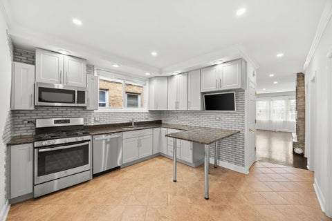 Tiny photo for 7845 W CRESSETT Drive, Elmwood Park, IL 60707 (MLS # 12611860)