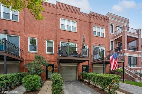 1833 W Oakdale Avenue B Chicago IL 60657