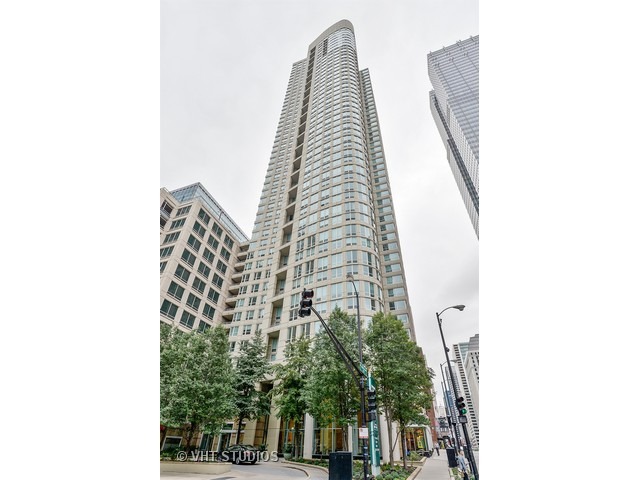 345 N LaSalle Street 407