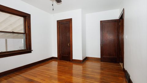 Tiny photo for 611 E Olive Street, Bloomington, IL 61701 (MLS # 12542369)