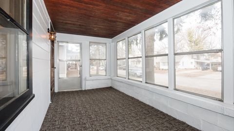 Tiny photo for 611 E Olive Street, Bloomington, IL 61701 (MLS # 12542369)