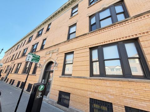 2113 W North Avenue 1W Chicago IL 60647