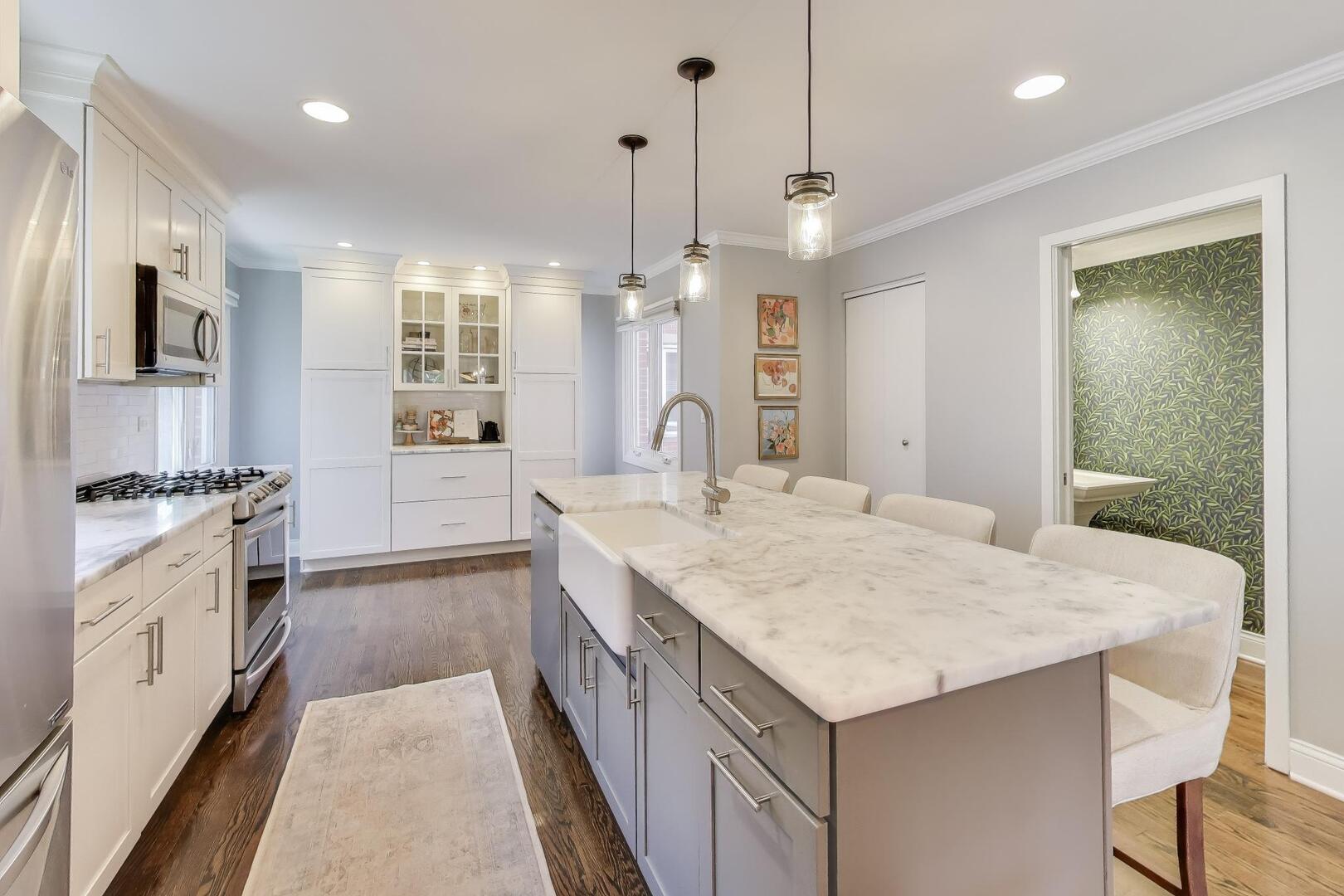 1447 W WRIGHTWOOD Avenue