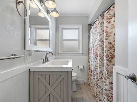 Tiny photo for 2814 Hillside Court, Bettendorf, IA 52722 (MLS # 12600320)