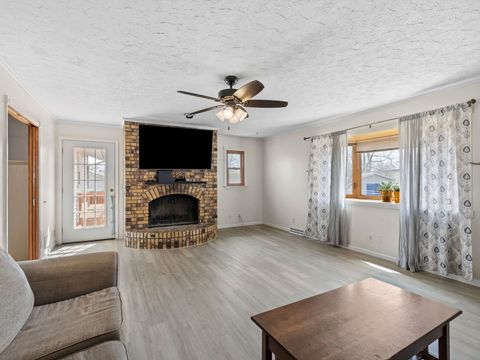 Tiny photo for 2814 Hillside Court, Bettendorf, IA 52722 (MLS # 12600320)