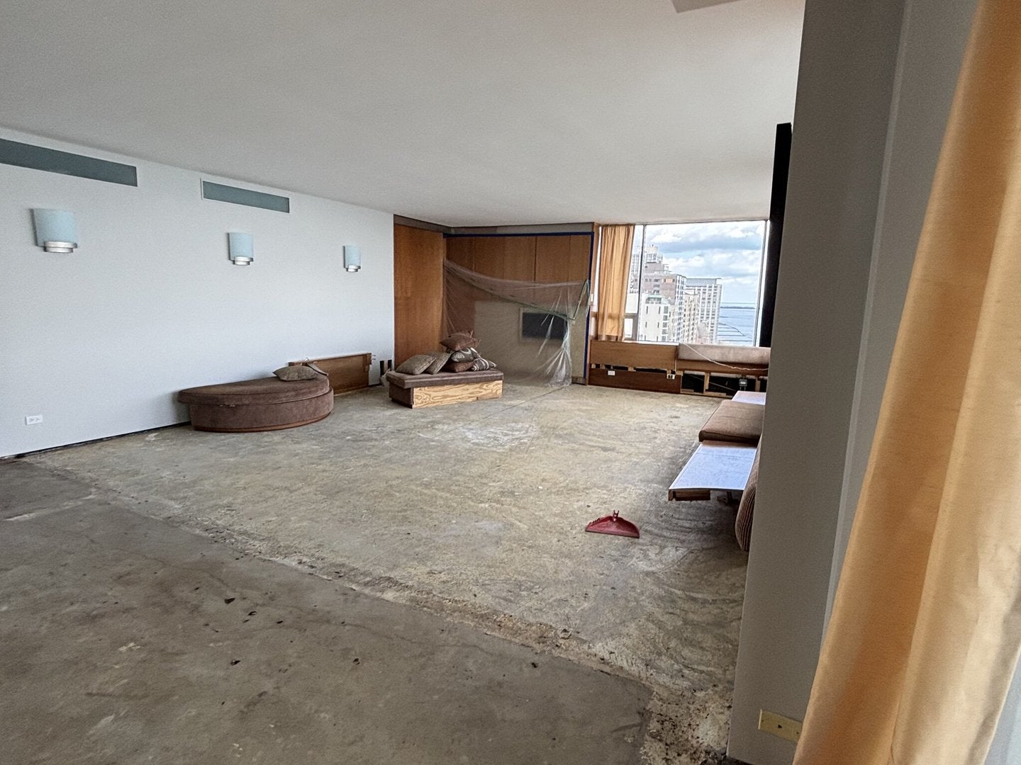 1300 N LAKE SHORE Drive 30D