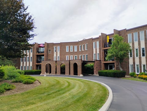 Photo of 1575 Sandpebble Drive #342, Wheeling, IL 60090 (MLS # 12720817)