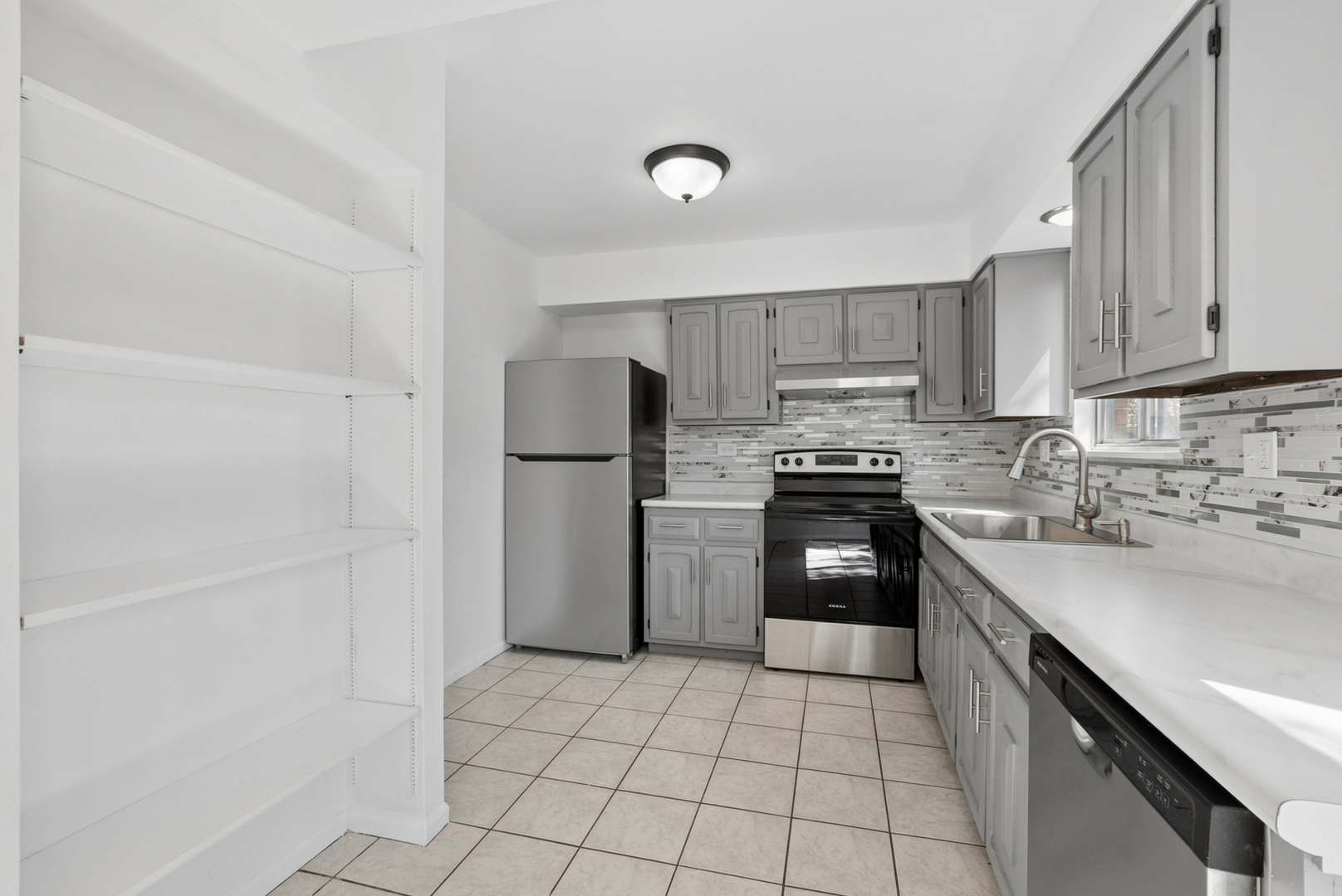 2033 Lioncrest Drive