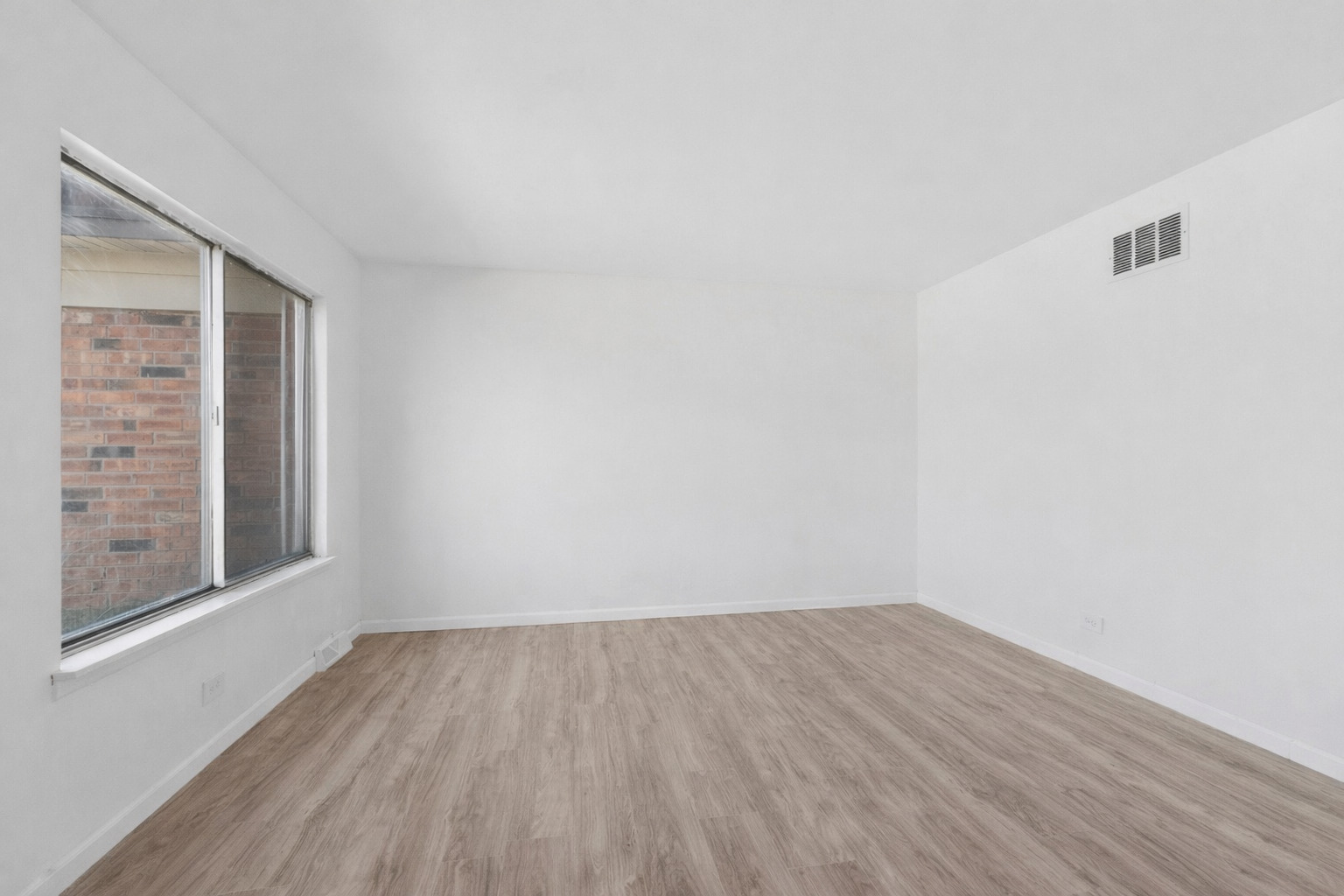 2033 Lioncrest Drive