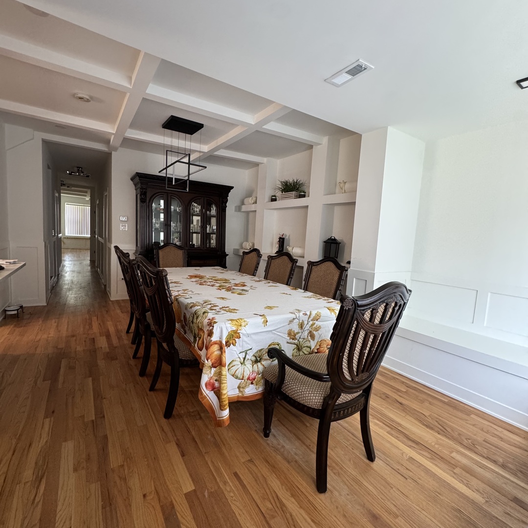 7804 S Paxton Avenue