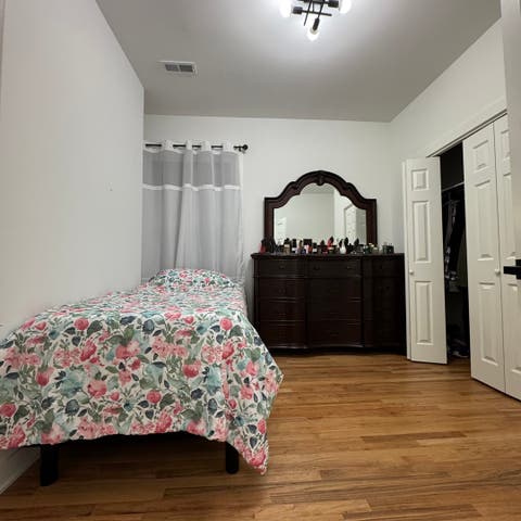 Tiny photo for 7804 S Paxton Avenue, Chicago, IL 60649 (MLS # 12585565)