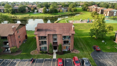 Tiny photo for 9900 TREETOP Drive #2E, Orland Park, IL 60462 (MLS # 12750274)