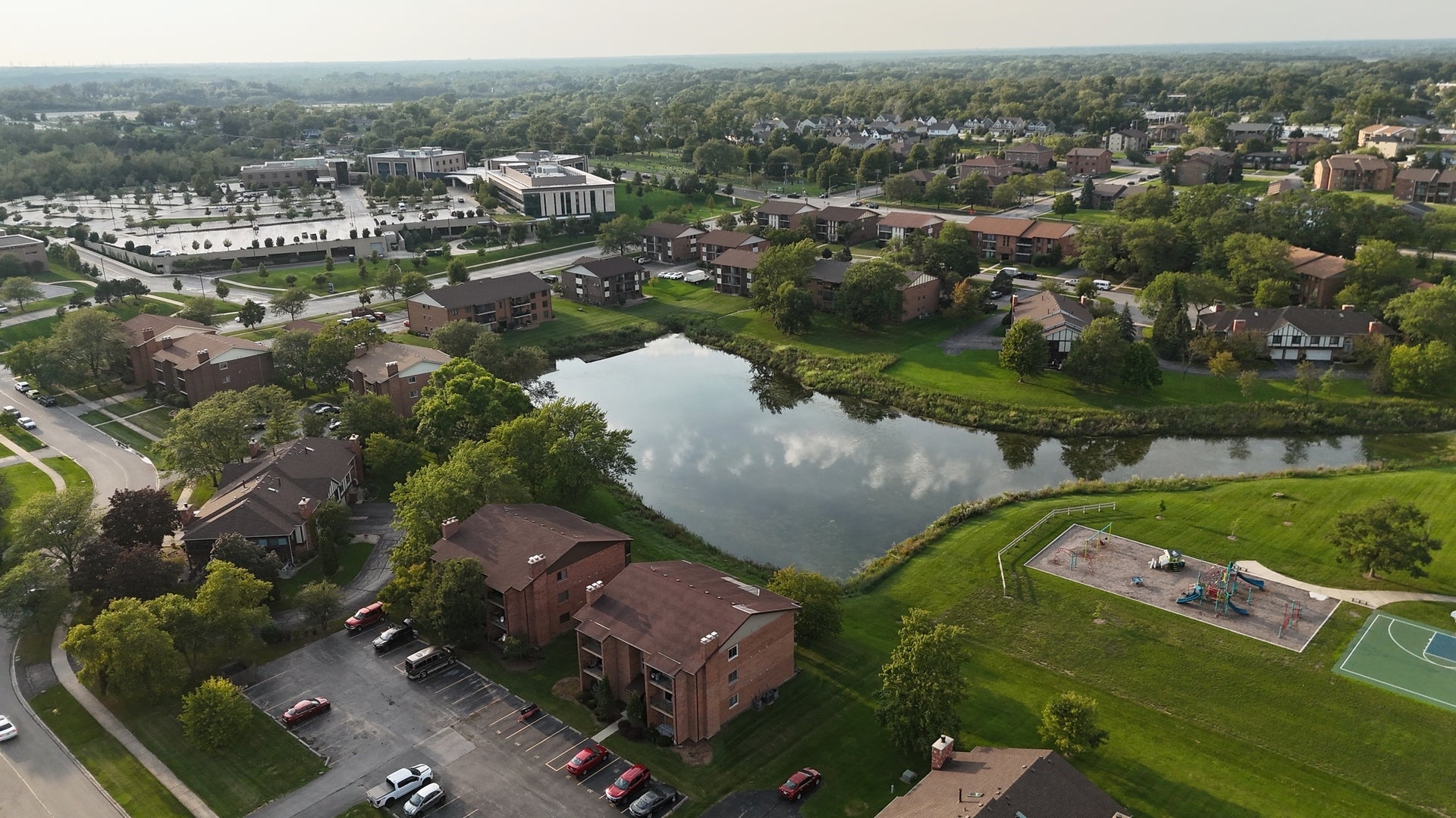 9900 TREETOP Drive 2E