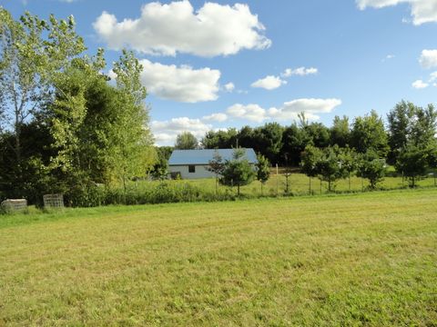 Tiny photo for 18250 Malvern Road, Morrison, IL 61270 (MLS # 12467310)