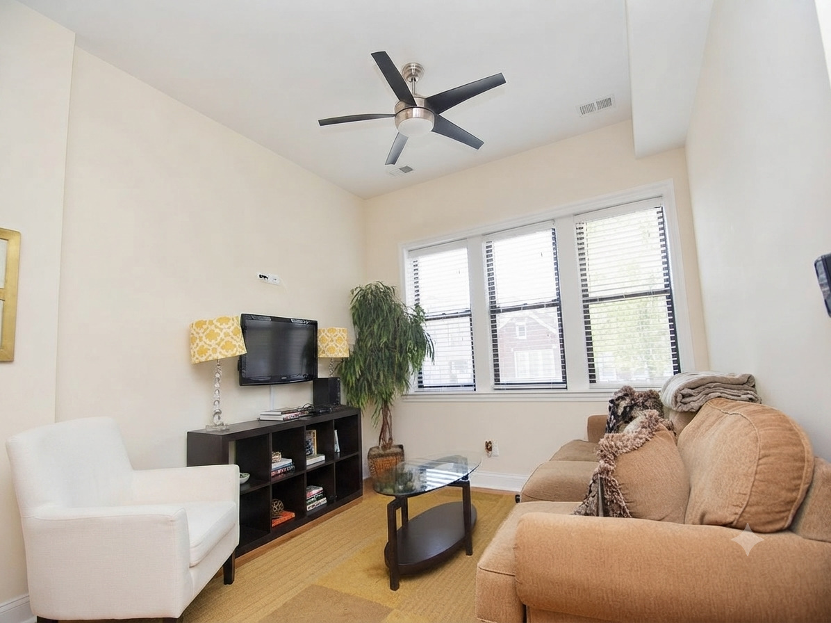 2110 W 18th Place