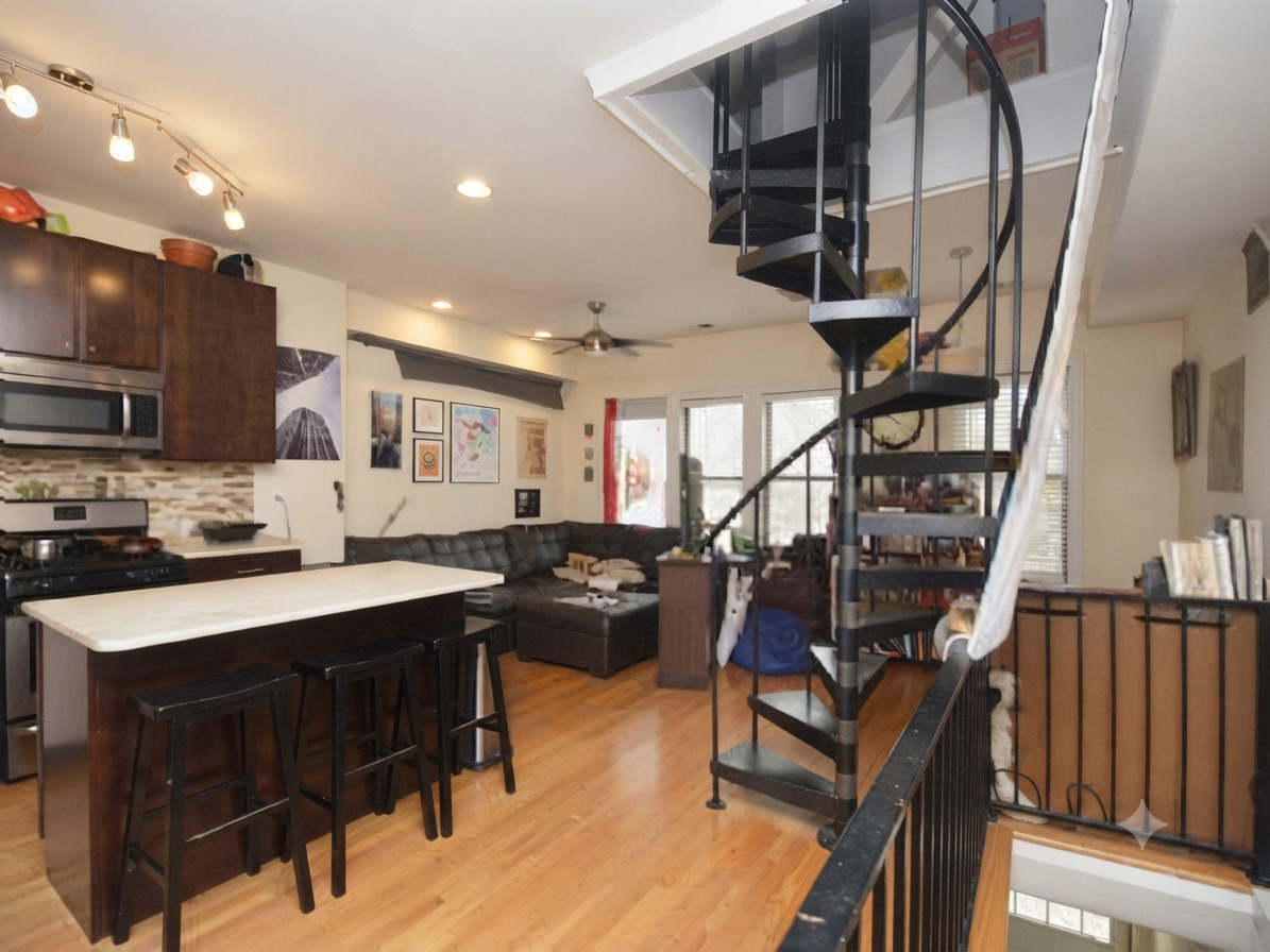 2110 W 18th Place