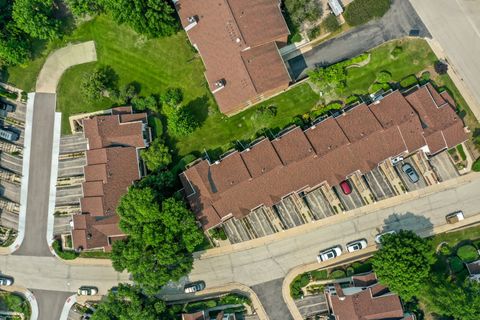 Tiny photo for 1012 Sussex Drive, Northbrook, IL 60062 (MLS # 12437963)