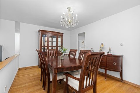 Tiny photo for 1012 Sussex Drive, Northbrook, IL 60062 (MLS # 12437963)