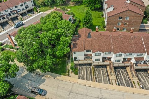Tiny photo for 1012 Sussex Drive, Northbrook, IL 60062 (MLS # 12437963)