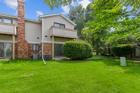 Tiny photo for 1012 Sussex Drive, Northbrook, IL 60062 (MLS # 12437963)