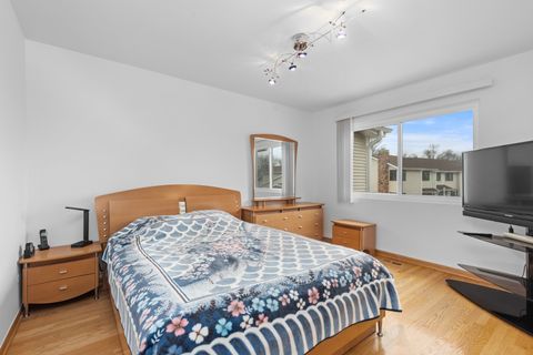 Tiny photo for 1012 Sussex Drive, Northbrook, IL 60062 (MLS # 12437963)