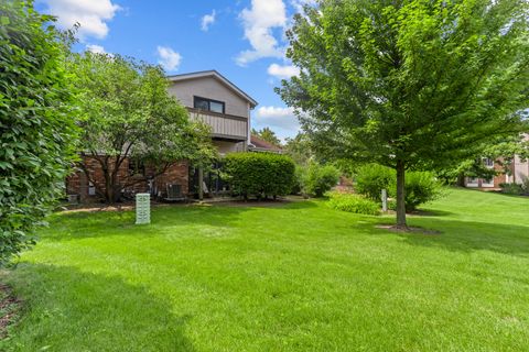 Tiny photo for 1012 Sussex Drive, Northbrook, IL 60062 (MLS # 12437963)