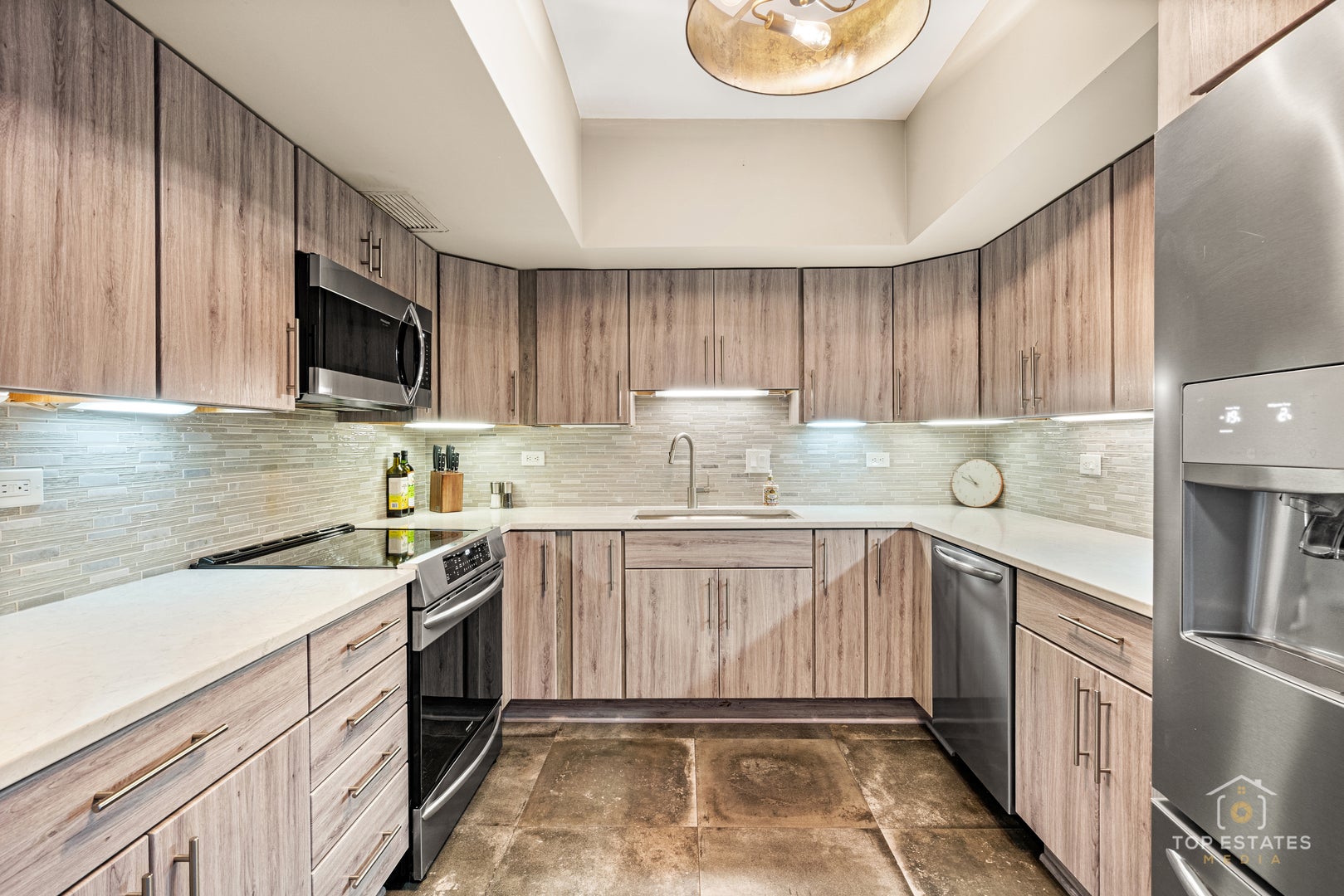 175 E Delaware Place 6611
