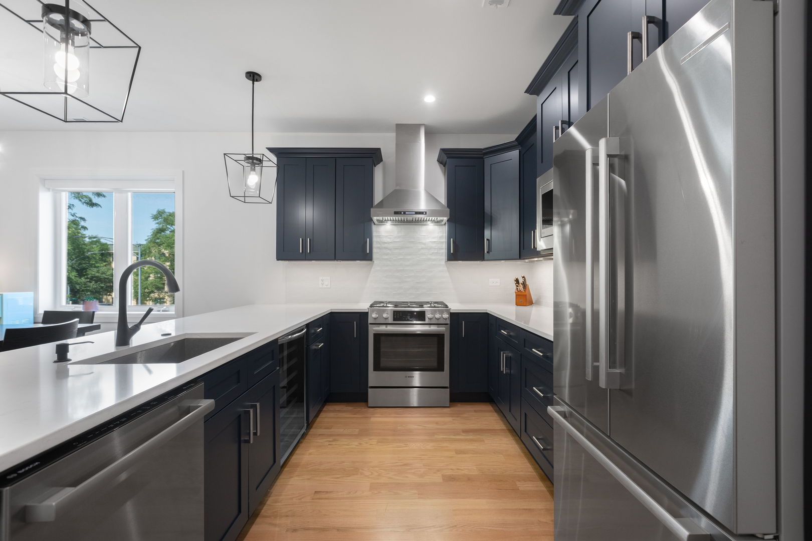 4441 N Ashland Avenue 201