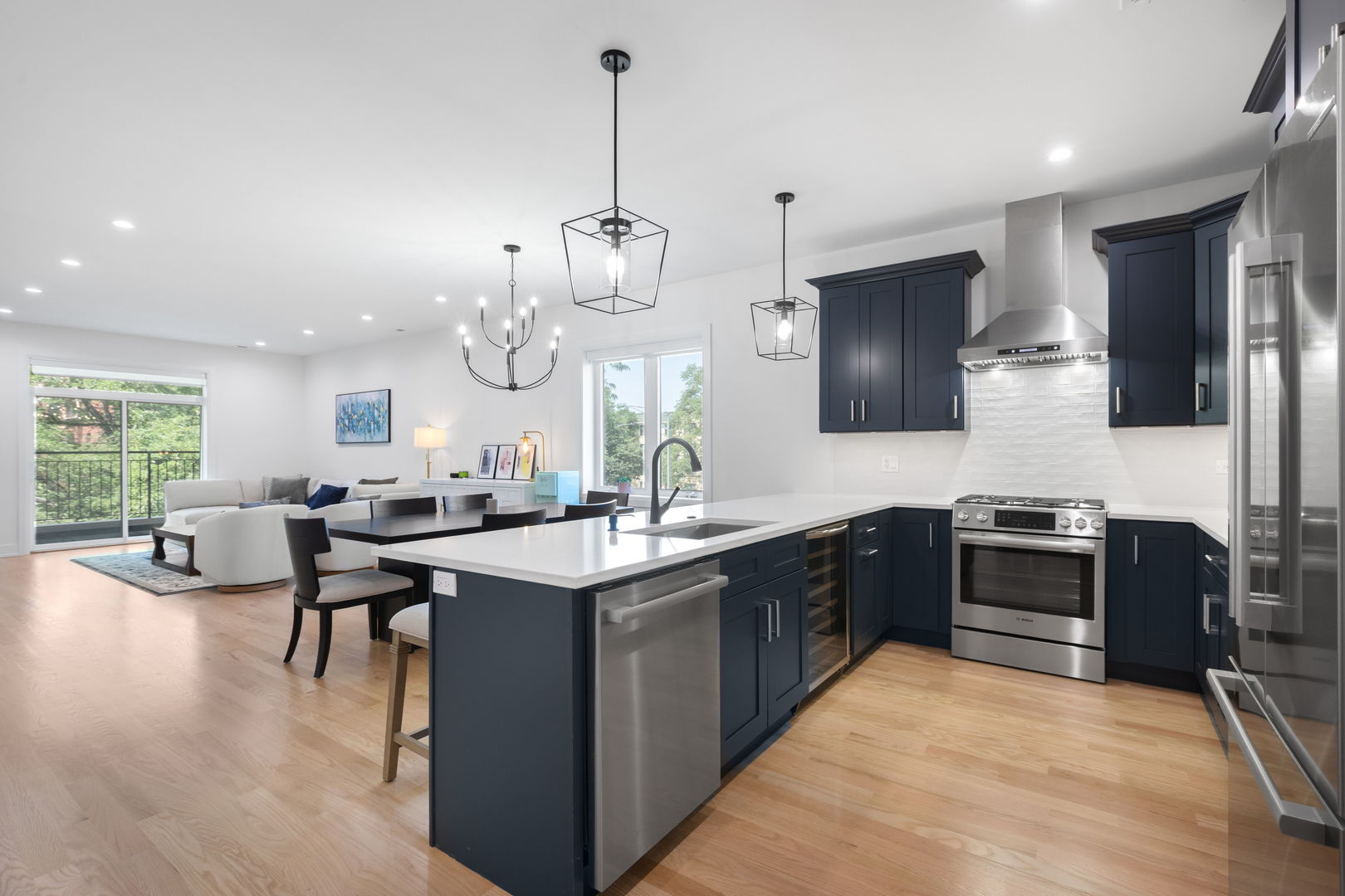 4441 N Ashland Avenue 201