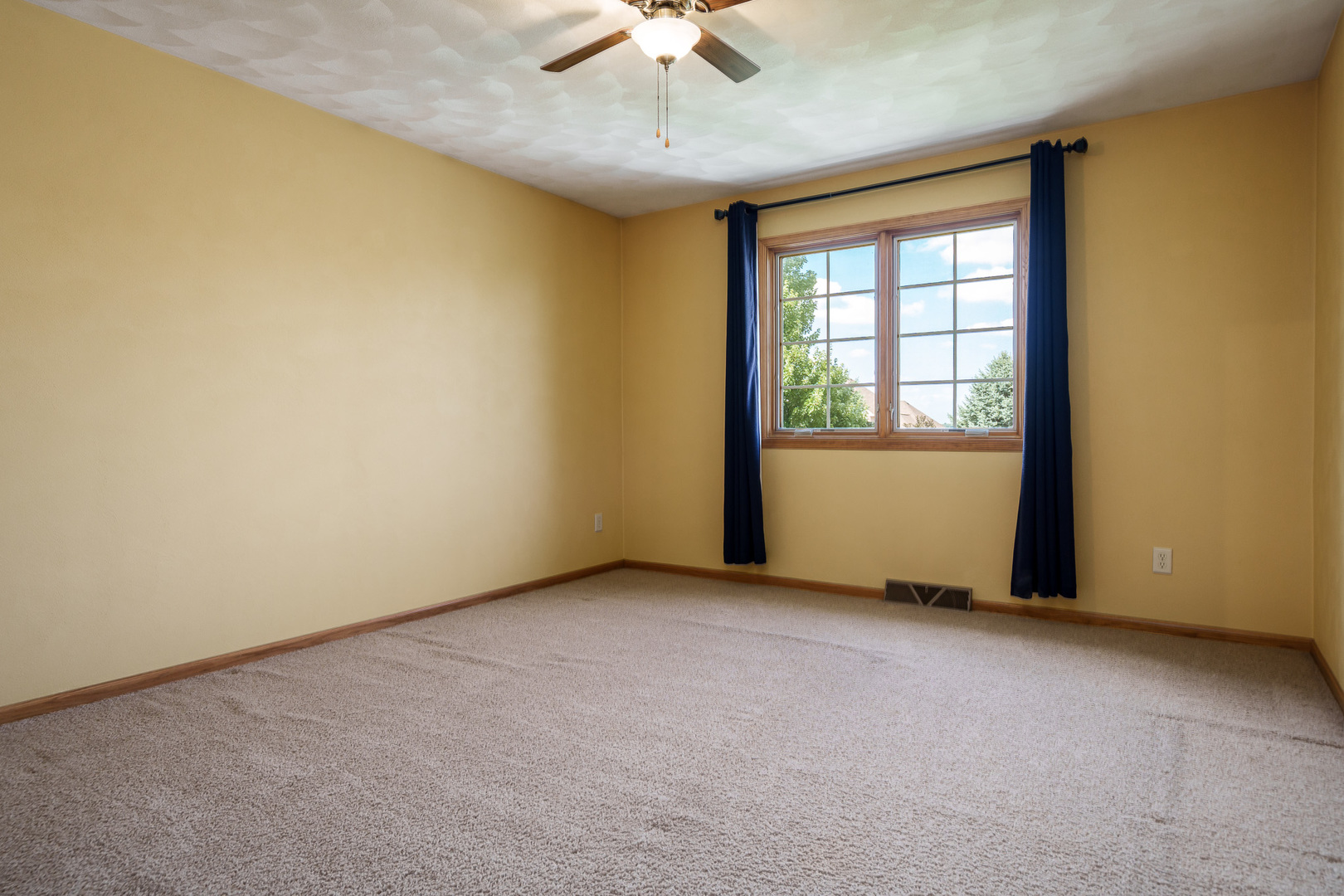 Loves Park, Illinois 61111, United States, 4 Bedrooms Bedrooms, ,4 BathroomsBathrooms,Residential,Active,194150