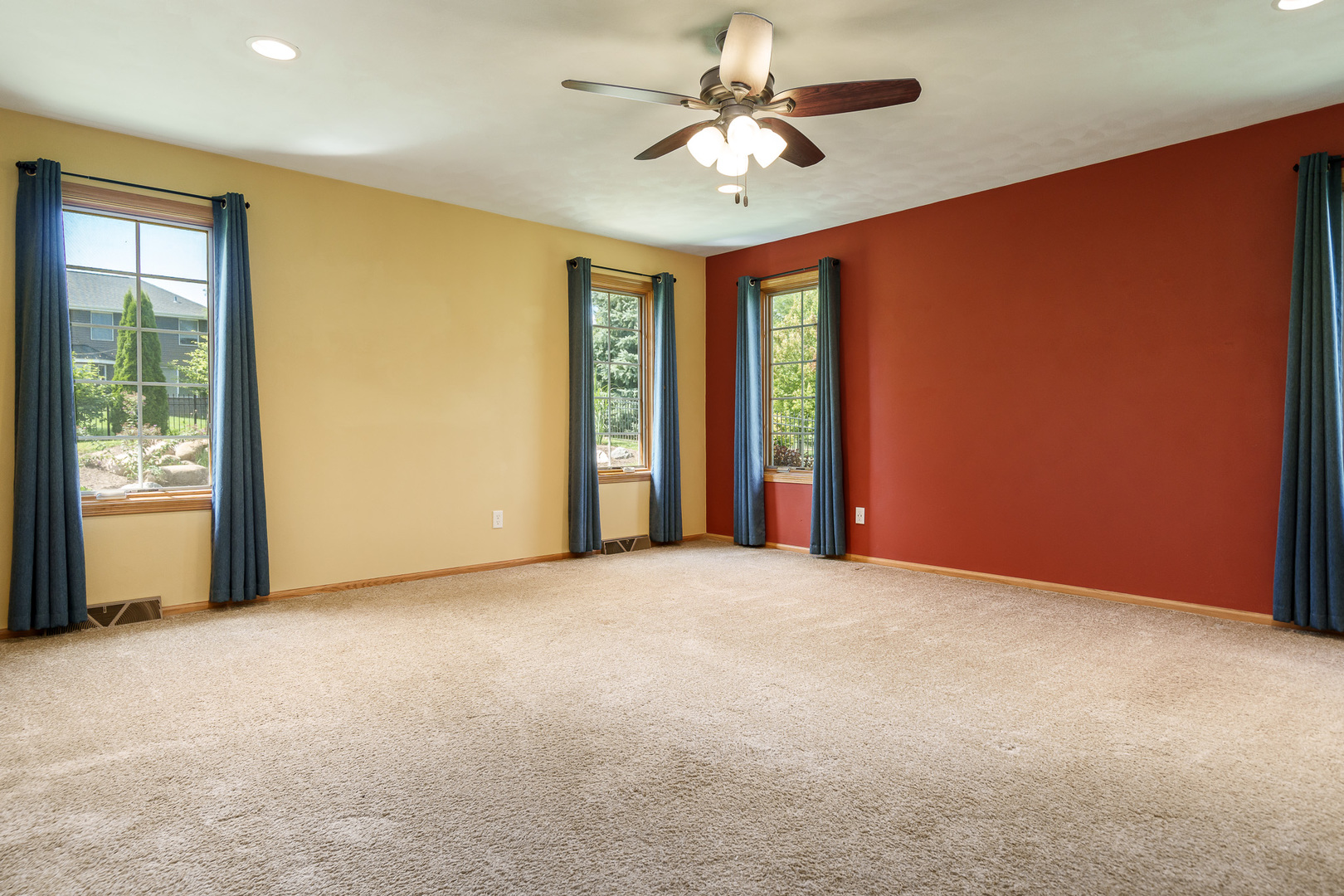 Loves Park, Illinois 61111, United States, 4 Bedrooms Bedrooms, ,4 BathroomsBathrooms,Residential,Active,194150