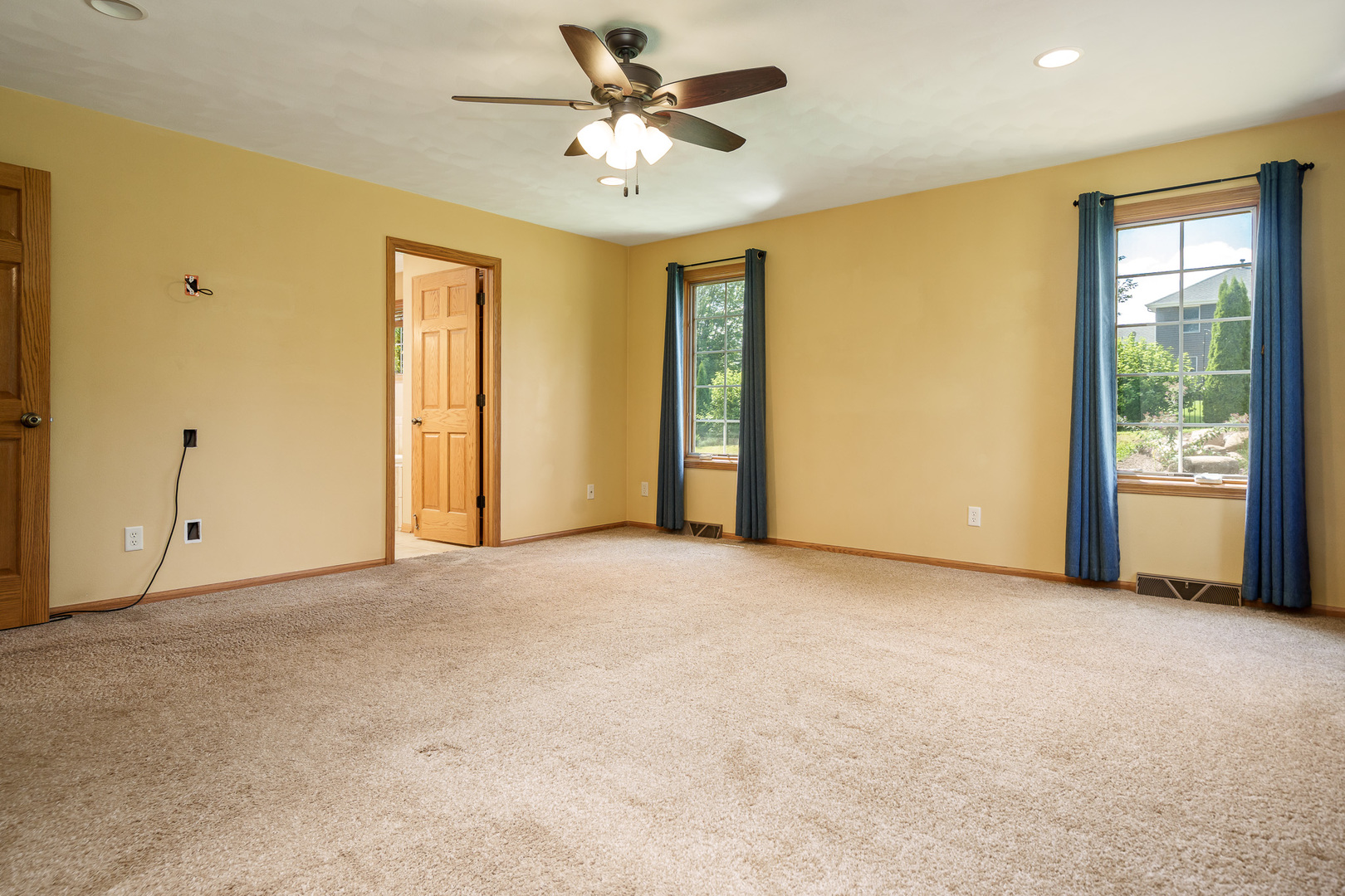 Loves Park, Illinois 61111, United States, 4 Bedrooms Bedrooms, ,4 BathroomsBathrooms,Residential,Active,194150