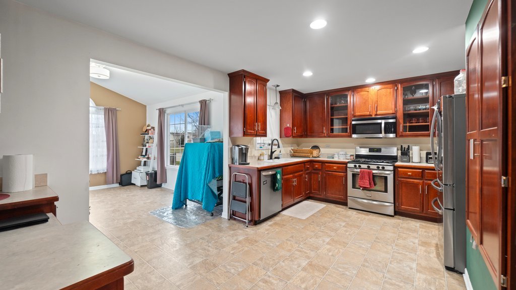 1302 GILRAY Drive