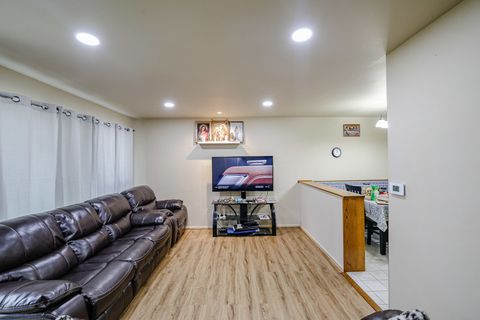 Tiny photo for 479 Munroe Circle, Des Plaines, IL 60016 (MLS # 12524691)