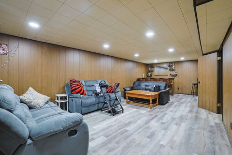 Tiny photo for 479 Munroe Circle, Des Plaines, IL 60016 (MLS # 12524691)