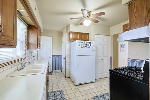 Tiny photo for 479 Munroe Circle, Des Plaines, IL 60016 (MLS # 12524691)