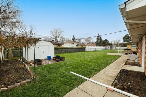 Tiny photo for 479 Munroe Circle, Des Plaines, IL 60016 (MLS # 12524691)