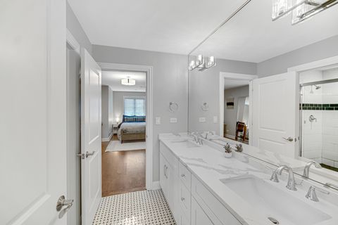 Tiny photo for 5622 Belmont Road, Downers Grove, IL 60516 (MLS # 12486173)