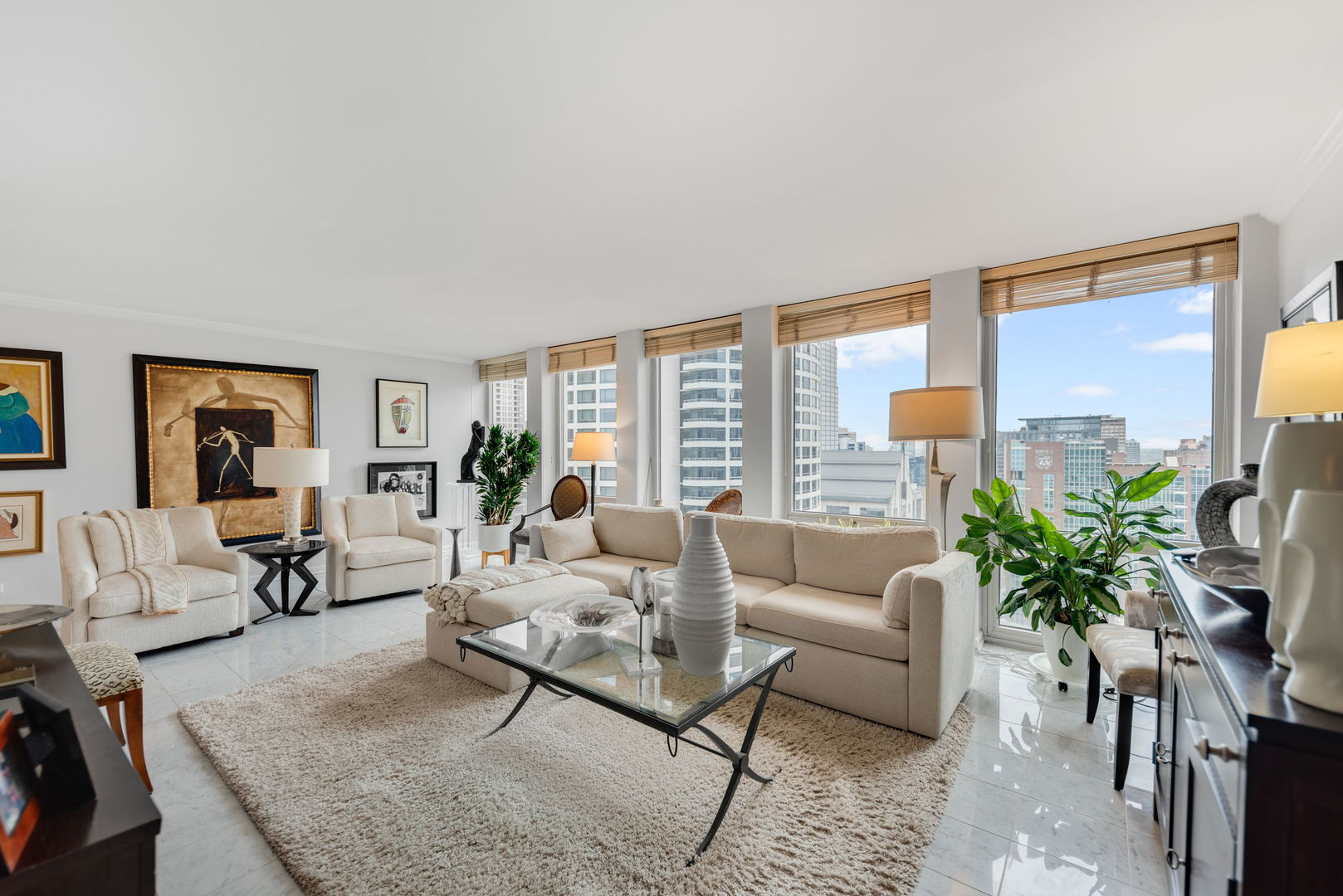 111 E Chestnut Street 31J