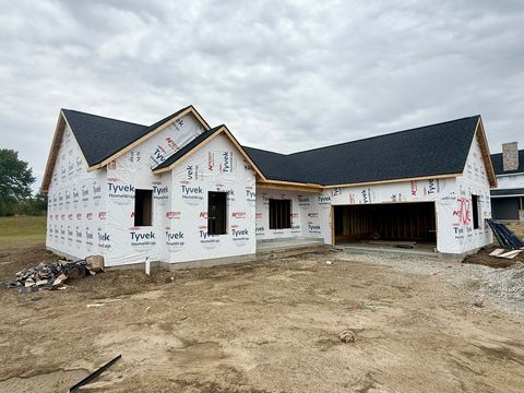 Photo of 702 N Beacon Hill Circle, Urbana, IL 61802 (MLS # 12464154) Photo of 702 N Beacon Hill Circle, Urbana, IL 61802 (MLS # 12464154)