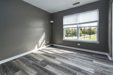 Tiny photo for 220 St James Parkway #A, Sugar Grove, IL 60554 (MLS # 12505485)